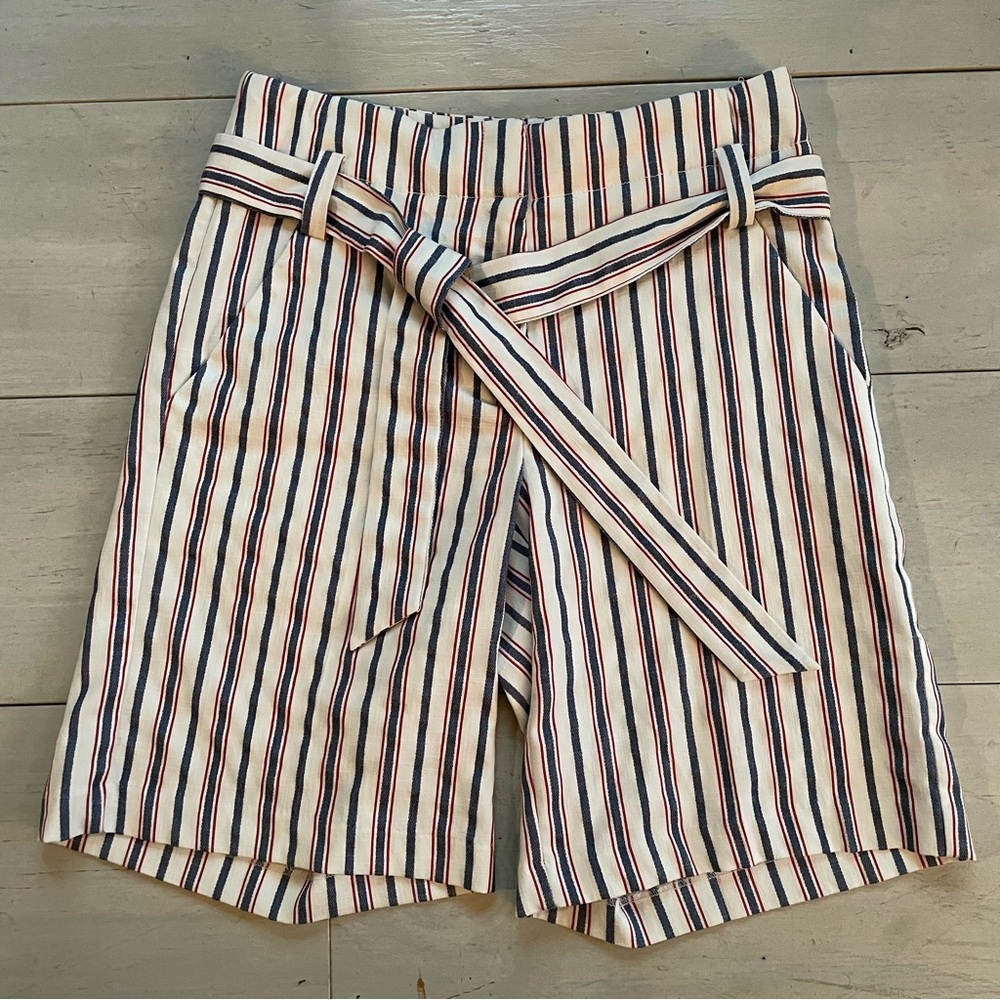 New York & Company 7th Ave Red White & Blue Striped Women's Shorts Sz 4 Tie Belt